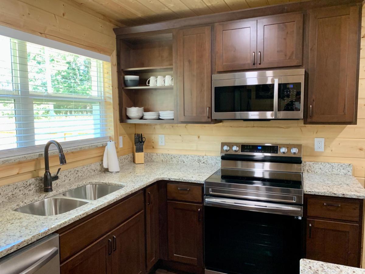 The Brick House: Brand New! 3 Bedroom Home With Private Driveway Pigeon Forge Luaran gambar