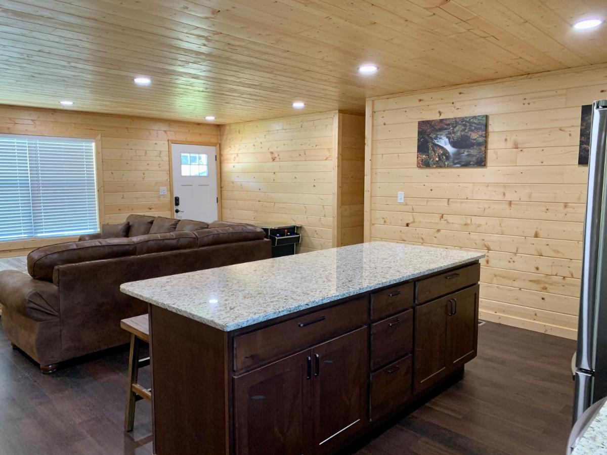 The Brick House: Brand New! 3 Bedroom Home With Private Driveway Pigeon Forge Luaran gambar