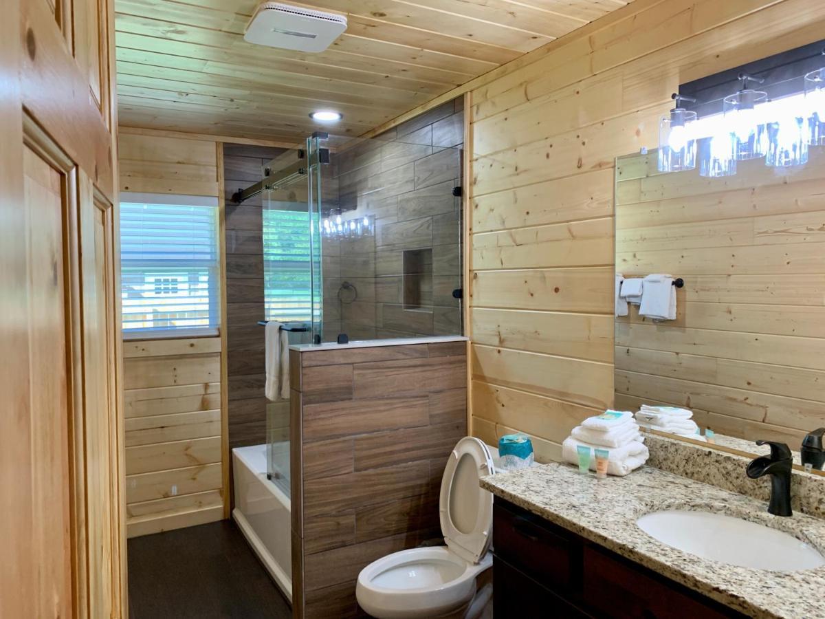 The Brick House: Brand New! 3 Bedroom Home With Private Driveway Pigeon Forge Luaran gambar