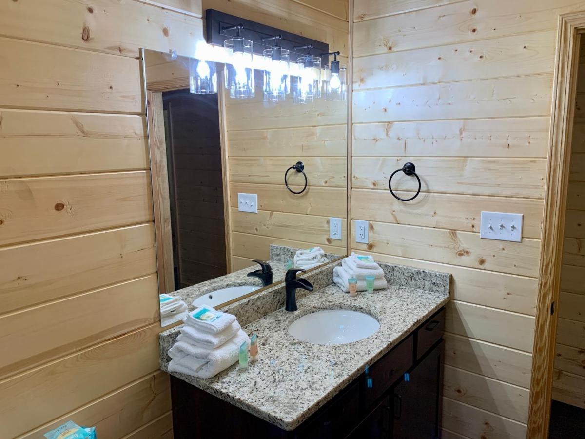The Brick House: Brand New! 3 Bedroom Home With Private Driveway Pigeon Forge Luaran gambar