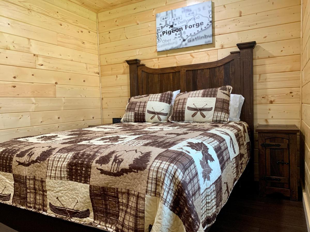 The Brick House: Brand New! 3 Bedroom Home With Private Driveway Pigeon Forge Luaran gambar