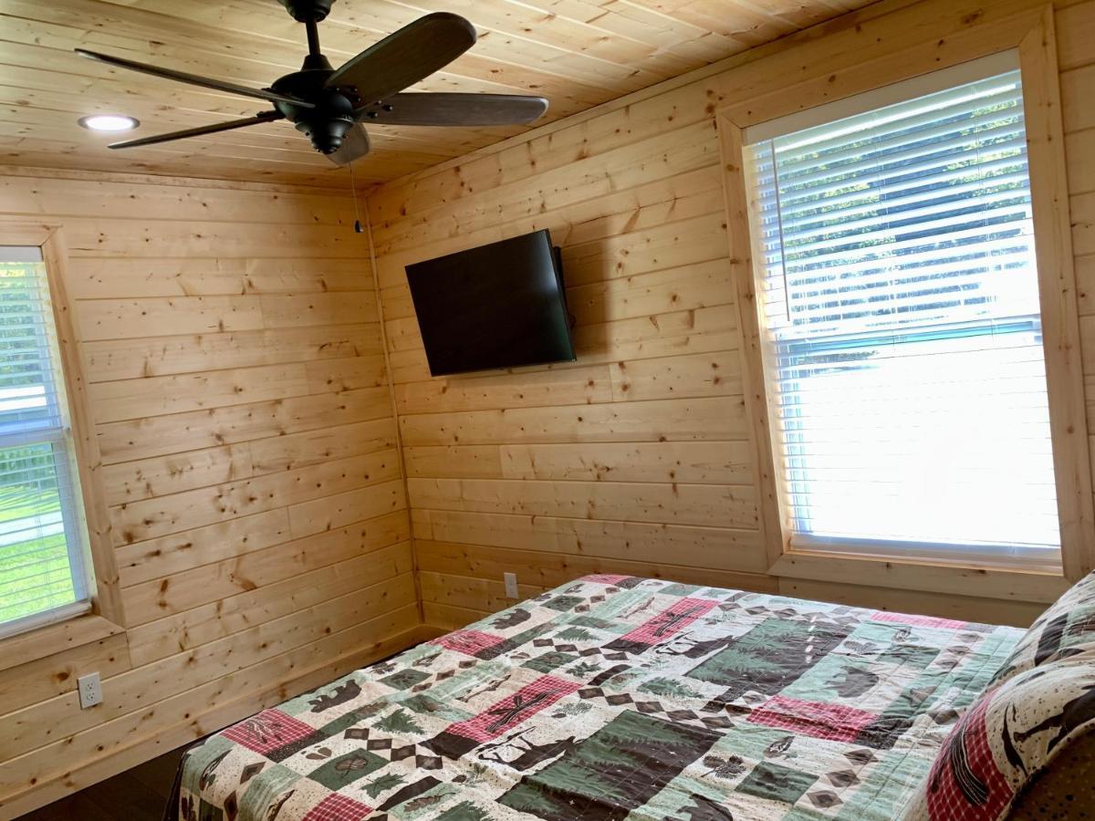 The Brick House: Brand New! 3 Bedroom Home With Private Driveway Pigeon Forge Luaran gambar